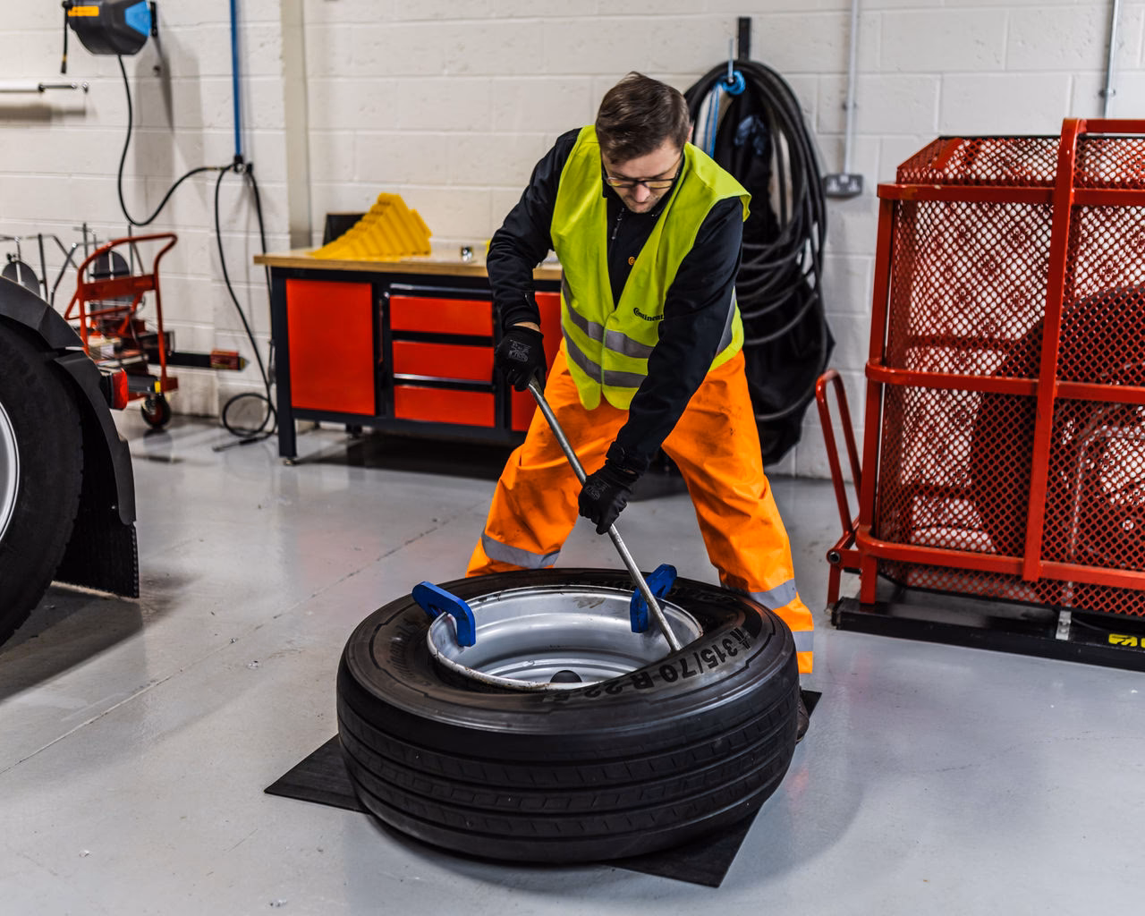 What is rapid roadside tyre fitting?