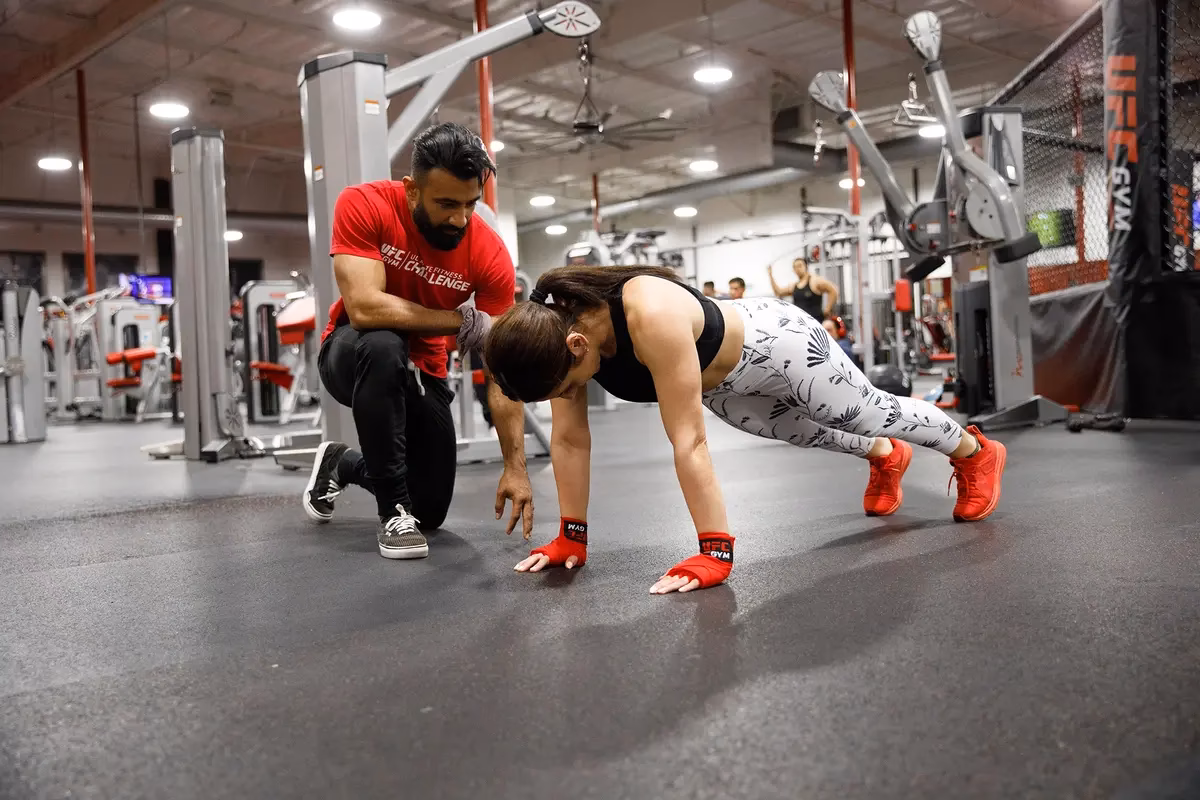 What classes does UFC FIT offer?